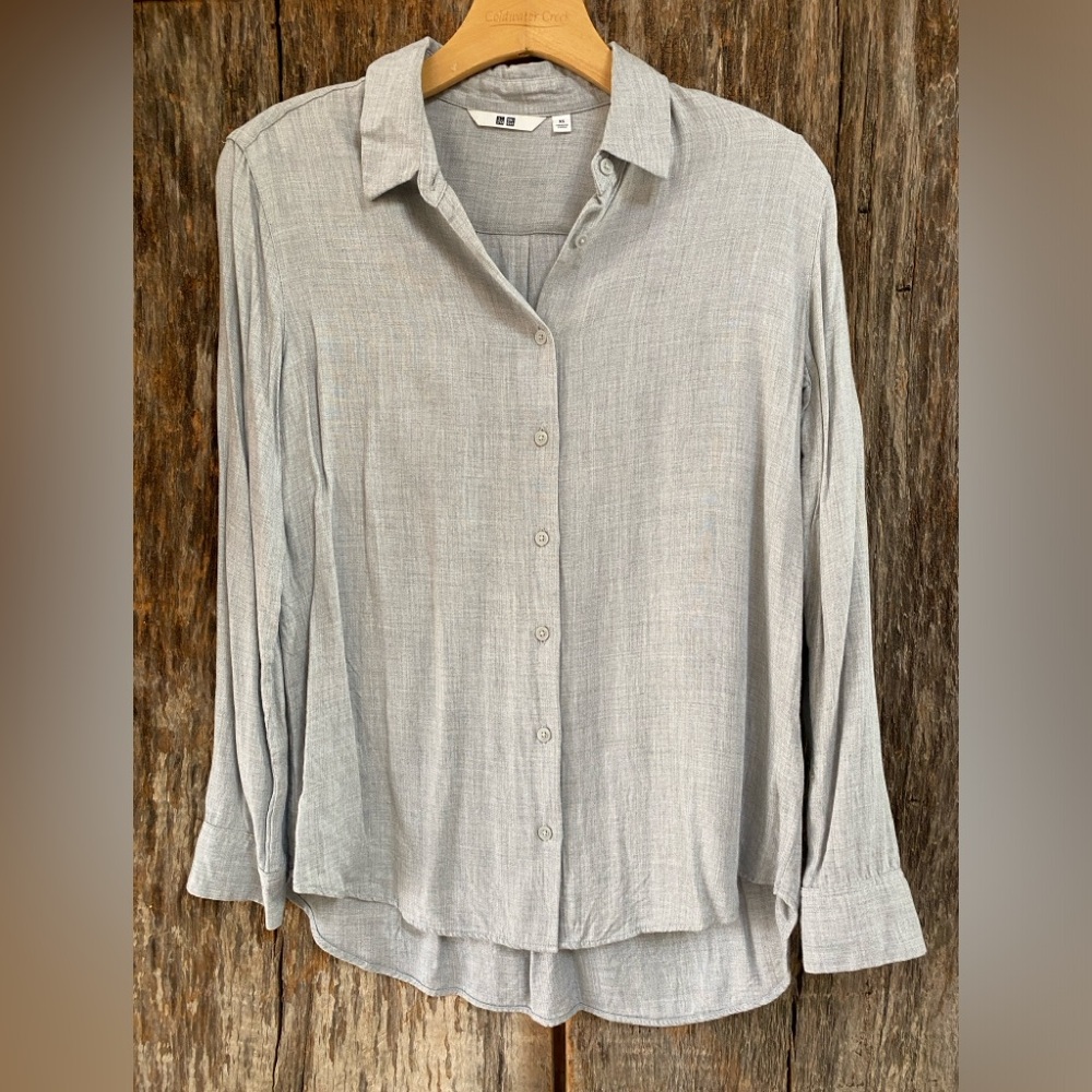 Uniqlo gray button down size XS
